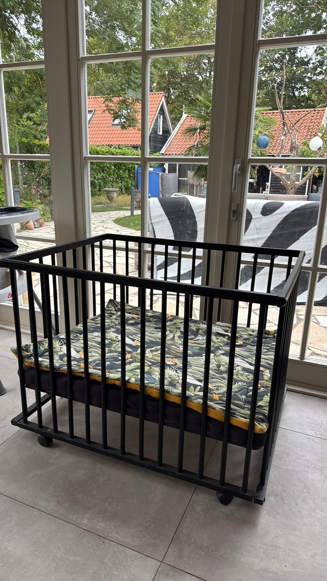 Baby box gratis GERESERVEERD ‼️, Kinderen en Baby's, Boxen, Ophalen, Zo goed als nieuw, Wieltjes