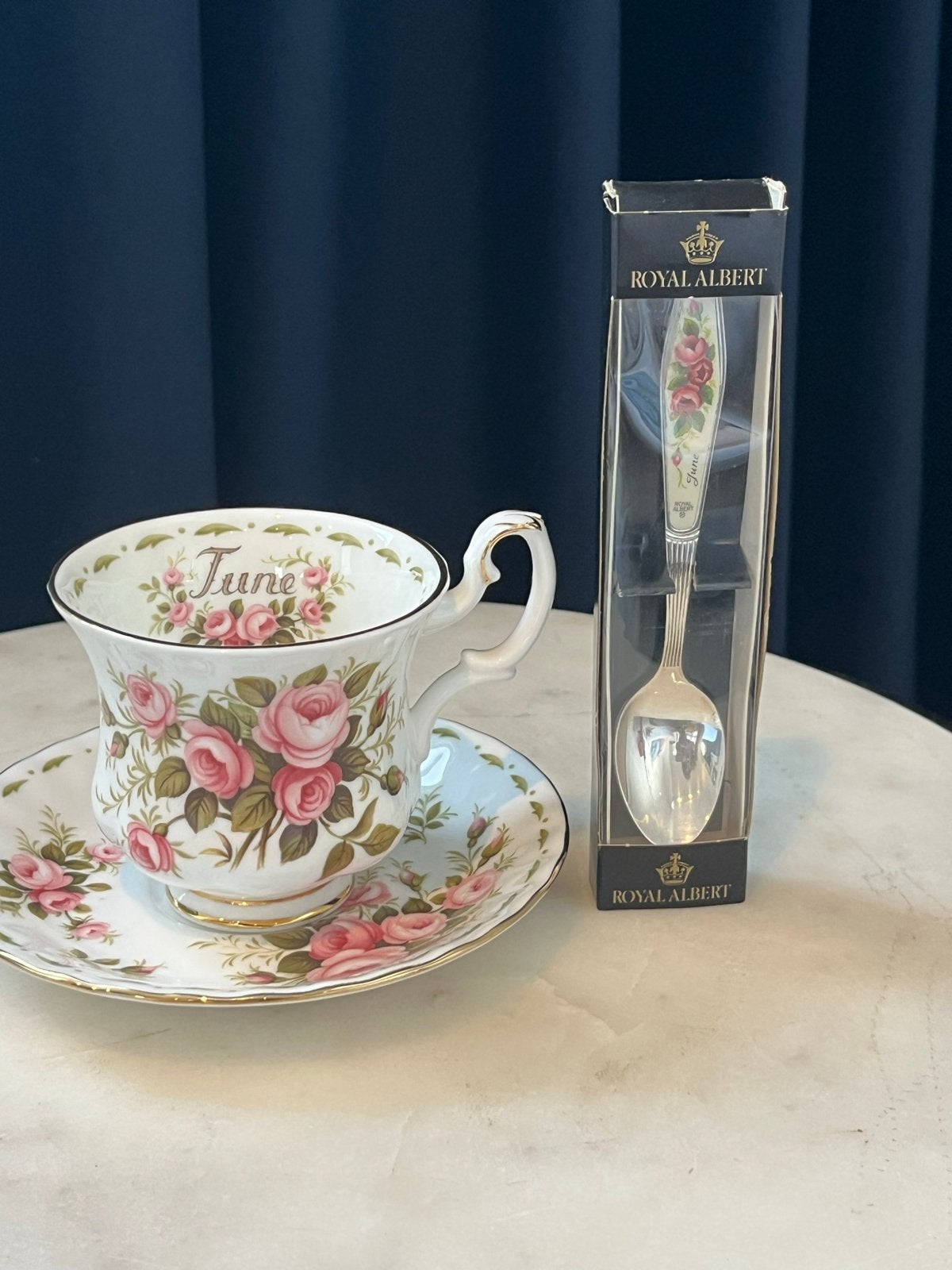 Royal Albert Flower of the Month 'June Roses' set, Ophalen of Verzenden