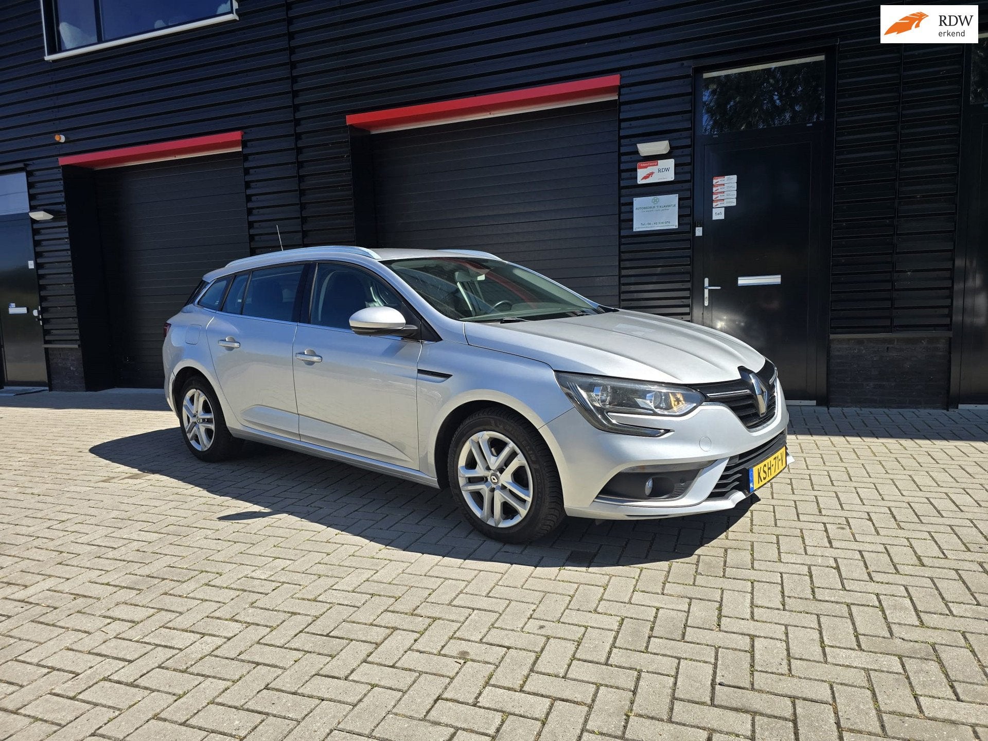 Renault Mégane Estate 1.5 dCi Zen | AUTOMAAT | NAVIGATIE |, Auto's, Dealer onderhouden, Gebruikt, 4 cilinders, Diesel