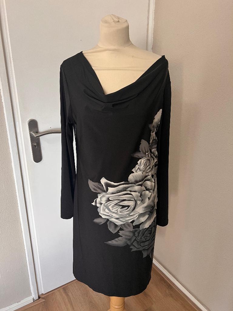 Zwarte dames jurk van K-Design met roos maat XXL, K-design, Zwart, Maat 46/48 (XL) of groter, Ophalen of Verzenden