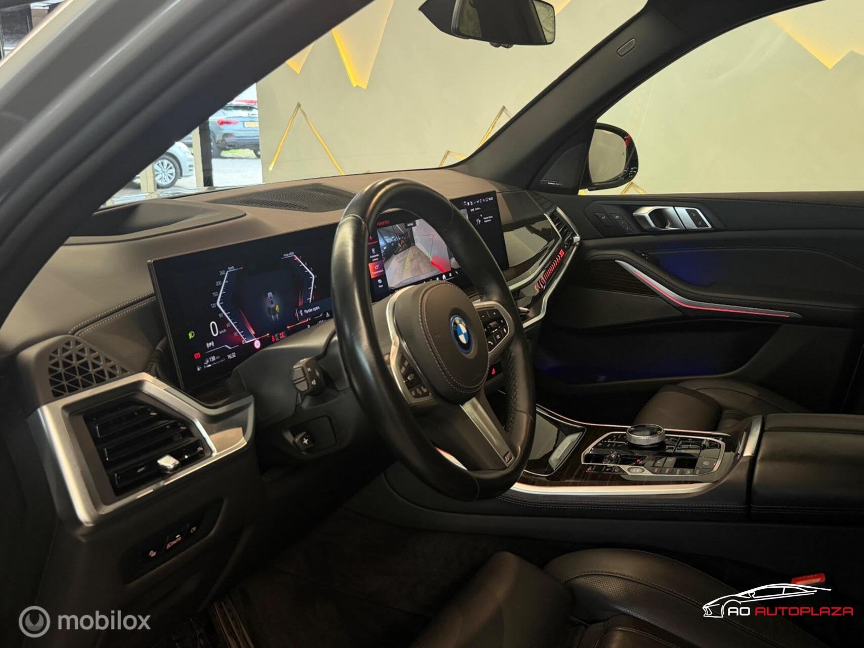 BMW X5 xDrive50e M Sport Panorama/H&K/Brooklyn grey/Massage, Auto's, Automaat, Dealer onderhouden, 2395 kg, Leder