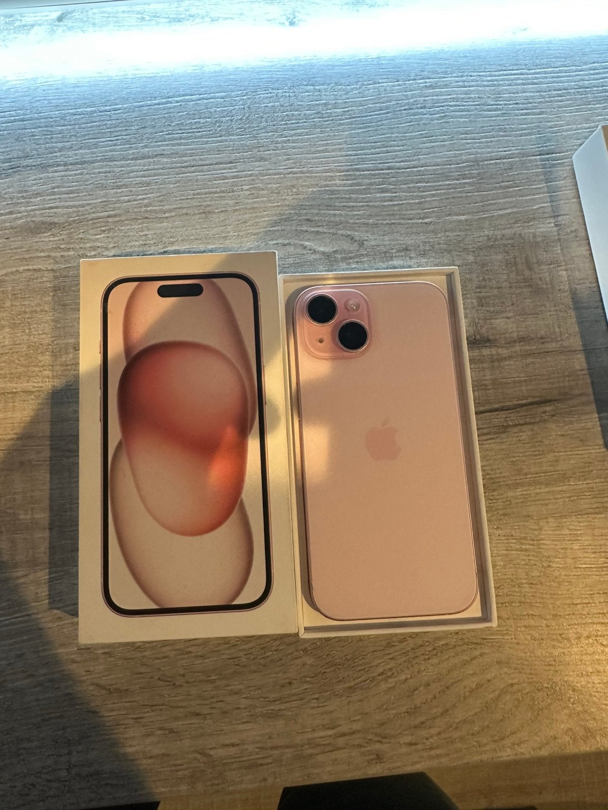 Iphone 15 roze defect ?, Ophalen of Verzenden, Zo goed als nieuw