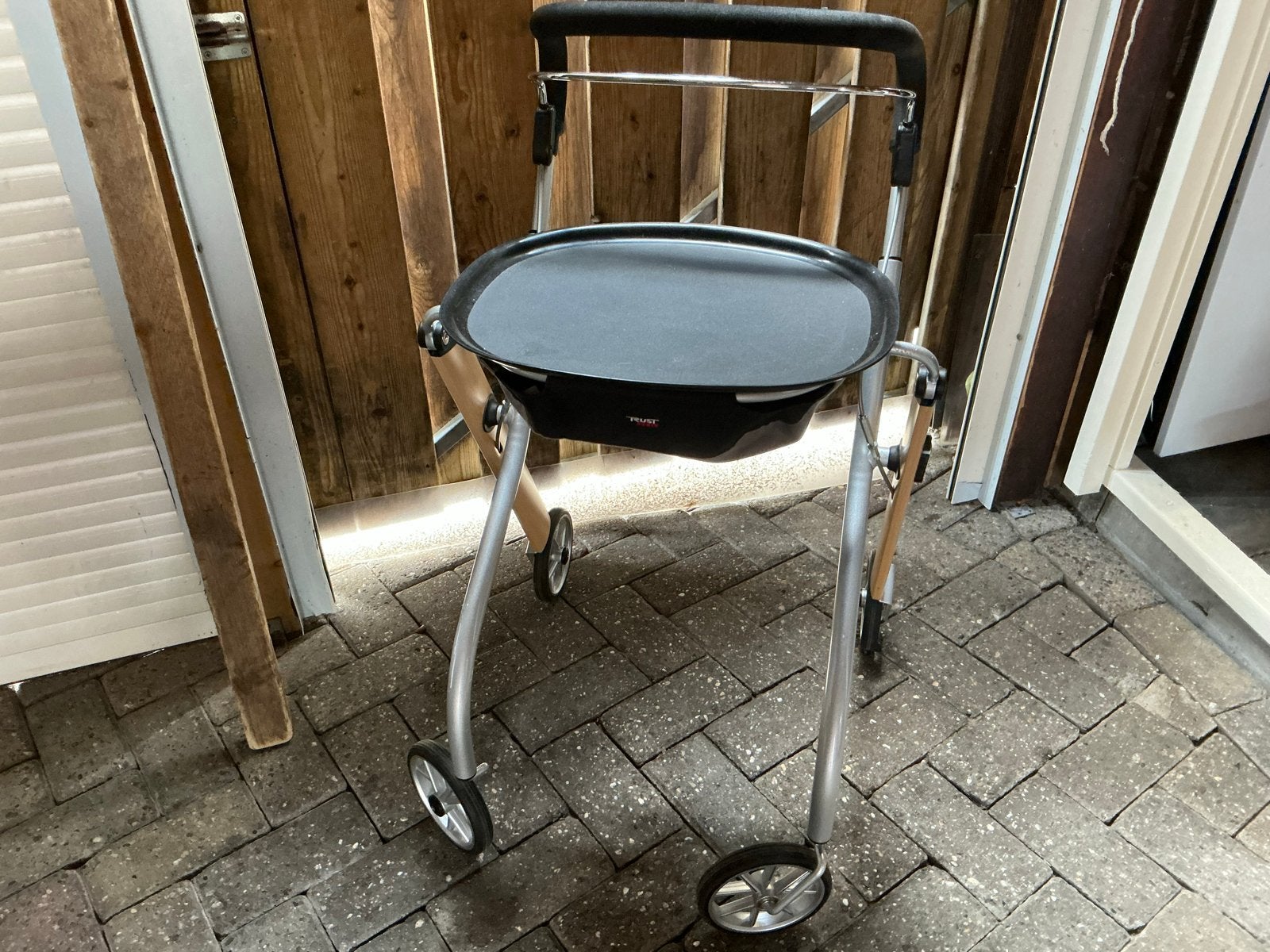 Rollator van het merk Trust voor binnen, Diversen, Rollators, Ophalen