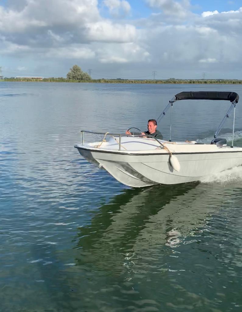 20pk Boot 4-5 persoons met trailer 2 takt, Ophalen, Zo goed als nieuw, Minder dan 70 pk, Buitenboordmotor