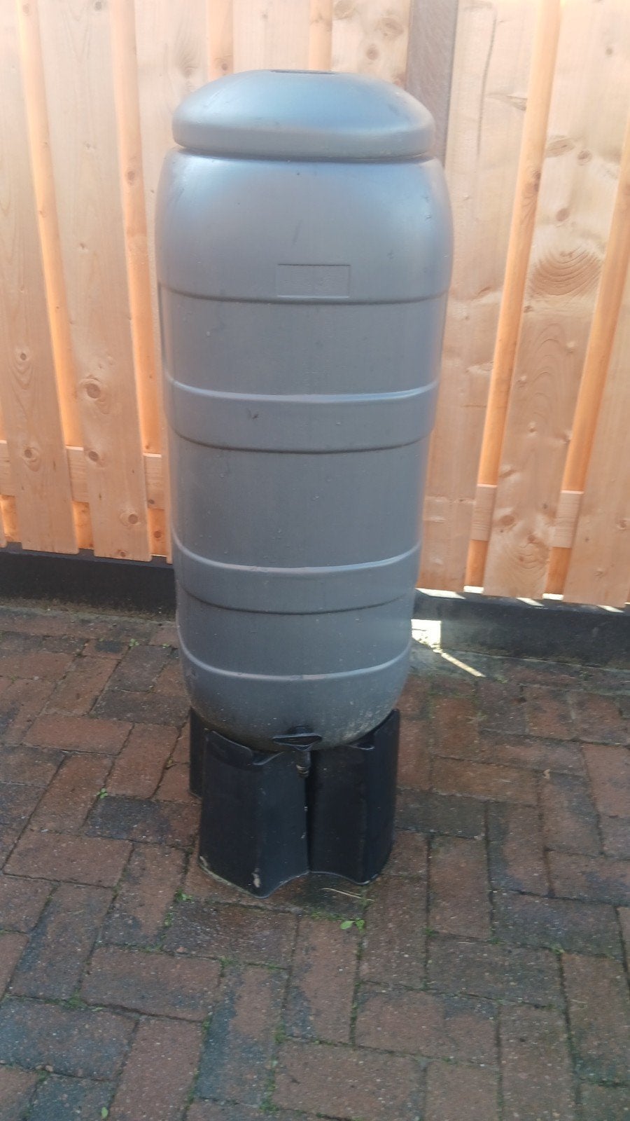 Regenton met kraantje, 150 liter of meer, Tuin en Terras, Ophalen, Kunststof, Gebruikt, Met kraantje