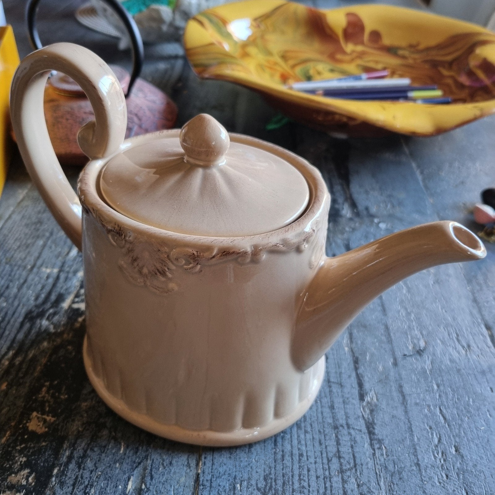 beige theepot, Ophalen of Verzenden, Keramiek, Overige stijlen, Overige typen