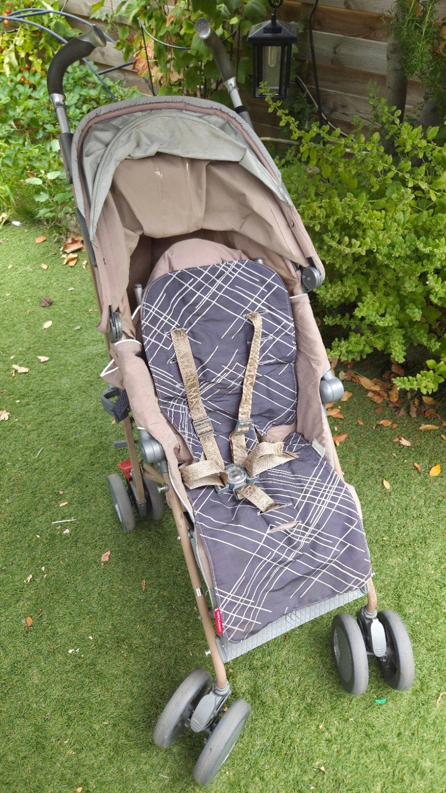 Maclaren buggy in goede staat met accessoires, Ophalen of Verzenden, Gebruikt, Maclaren, Regenhoes