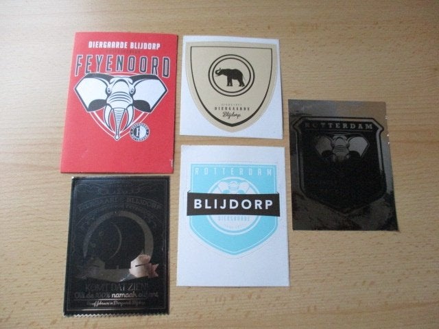 Feyenoord mapje met 4 stickers Diergaarde Blijdorp, Ophalen of Verzenden, Zo goed als nieuw, Bedrijf of Vereniging