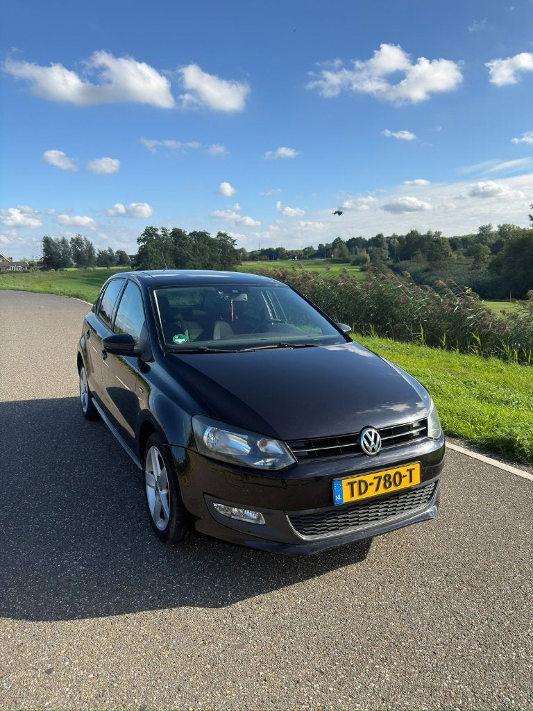 VW Polo 1.6 TDI Highline Life – 140 PK – Zeer compleet!, Voorwielaandrijving, Euro 5, Lichtsensor, Zwart