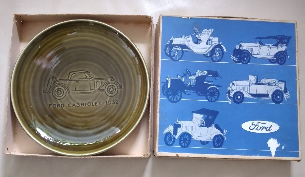 Schaal Ford cabriolet 1932 van Royal Goedewaagen, Antiek en Kunst, Antiek | Keramiek en Aardewerk, Ophalen of Verzenden