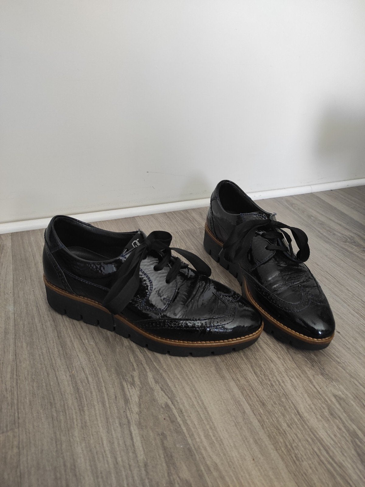 Nette DLS Sports Leren Lak Schoenen - Zeer Donkerblauw mt 38, DLS Sports, Blauw, Sportschoenen, Ophalen of Verzenden