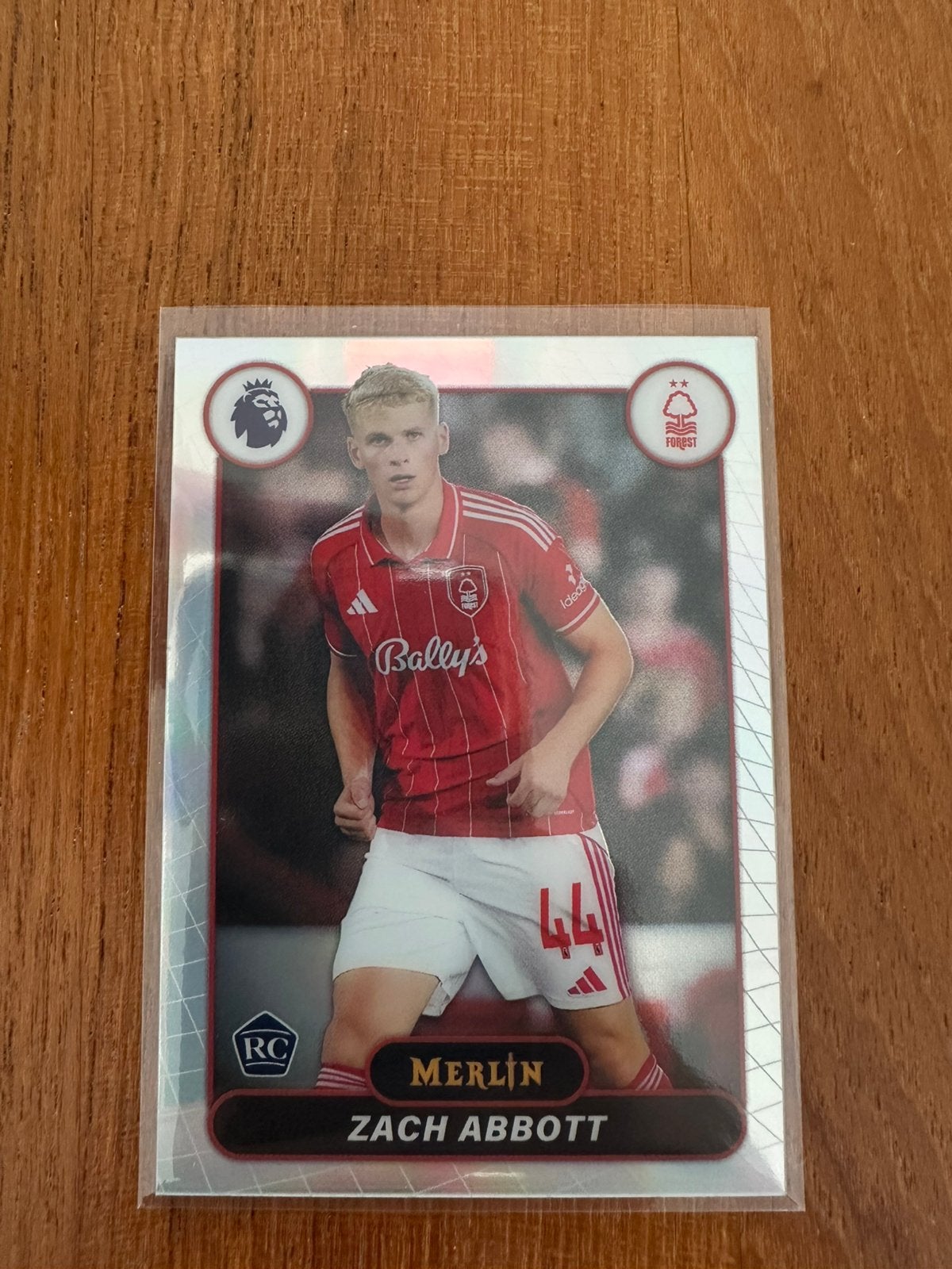 Topps 2026 Merlin Zach Abbott Rookie #153 Nottingham F. Refr, Verzenden, Zo goed als nieuw, Buitenlandse clubs, Spelerskaart