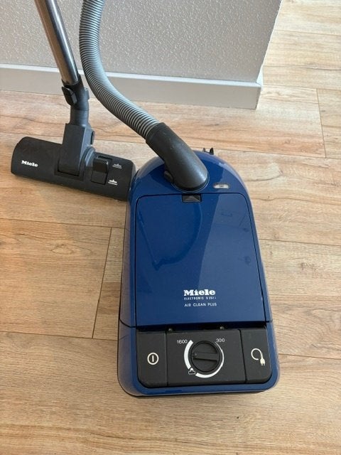 stofzuiger Miele, Ophalen, Gebruikt, 1200 tot 1600 watt