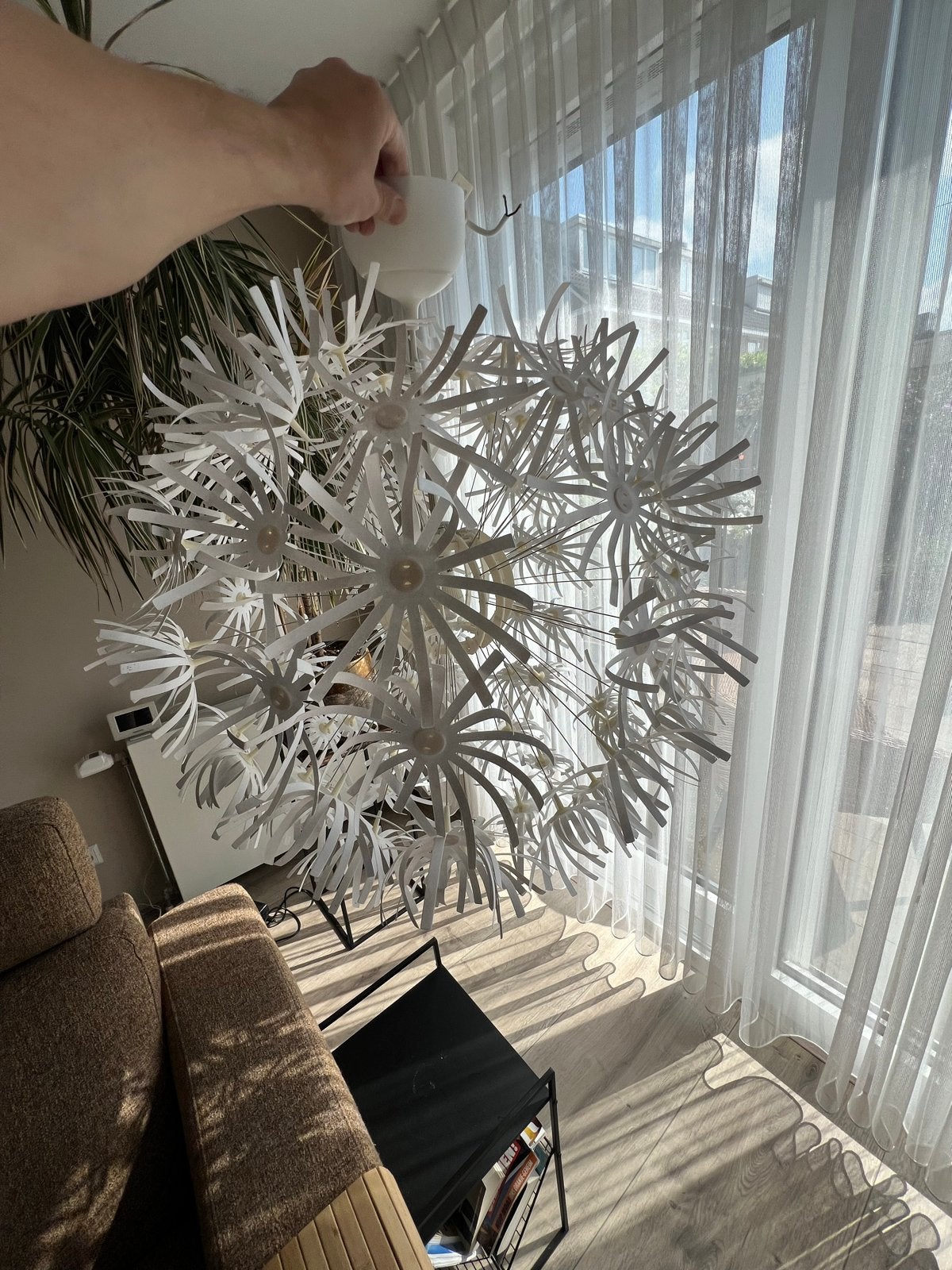 Moderne witte hanglamp - uniek design, Huis en Inrichting, Lampen | Hanglampen, Ophalen, Zo goed als nieuw, Kunststof, E14 (klein)