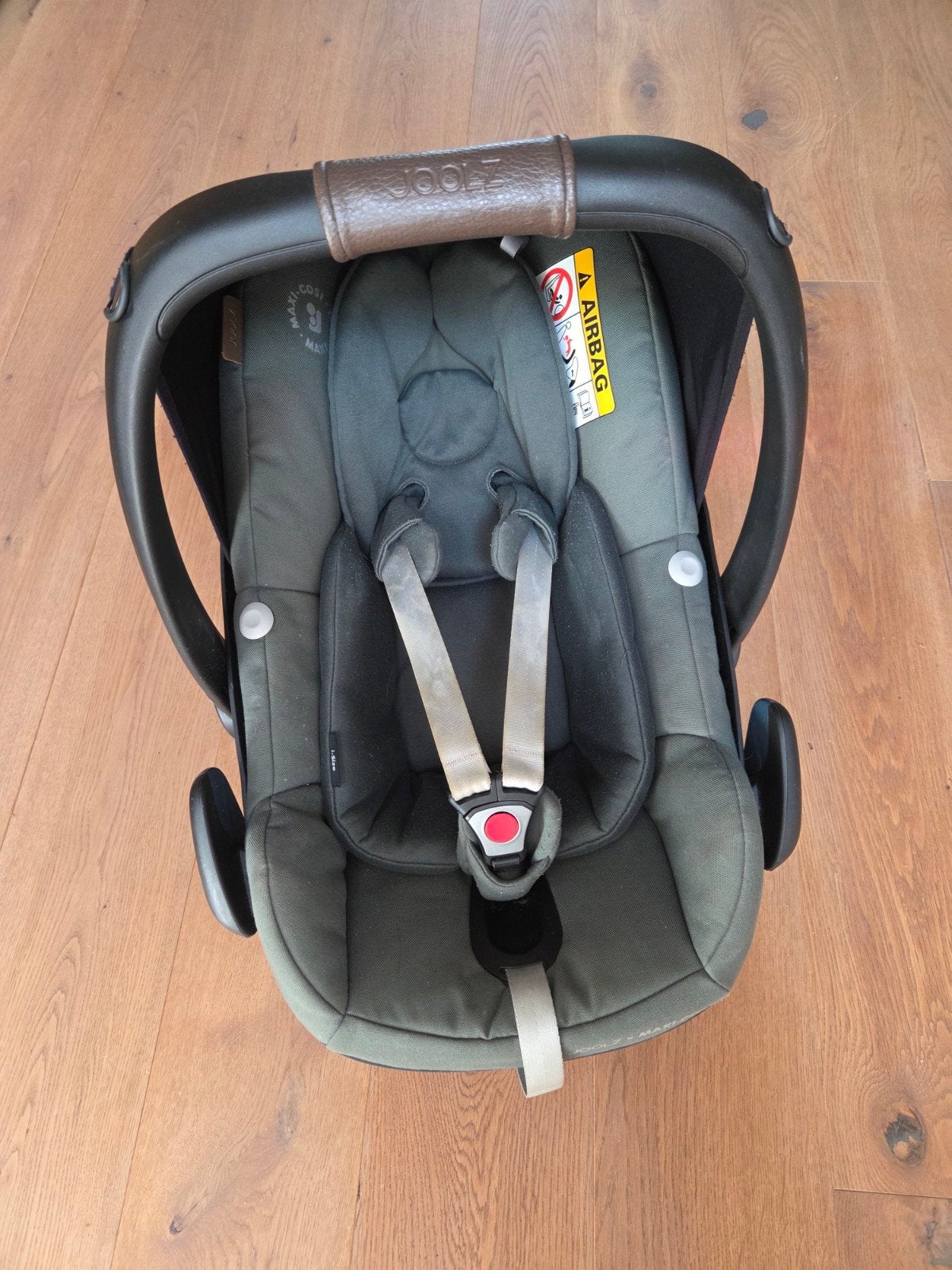 Foto 8 van Joolz Geo 2 Marvellous Green complete set met accessoires
