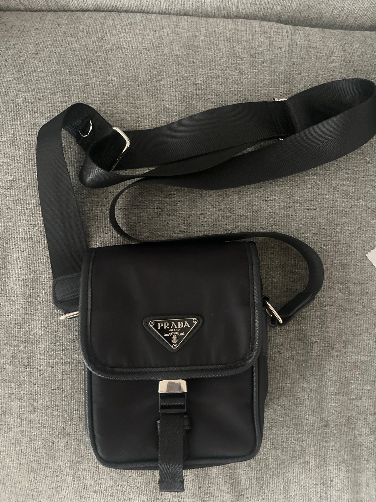 Prada schoudertasje zwart - Zo goed als nieuw, Ophalen, Zo goed als nieuw, Zwart, Overige merken