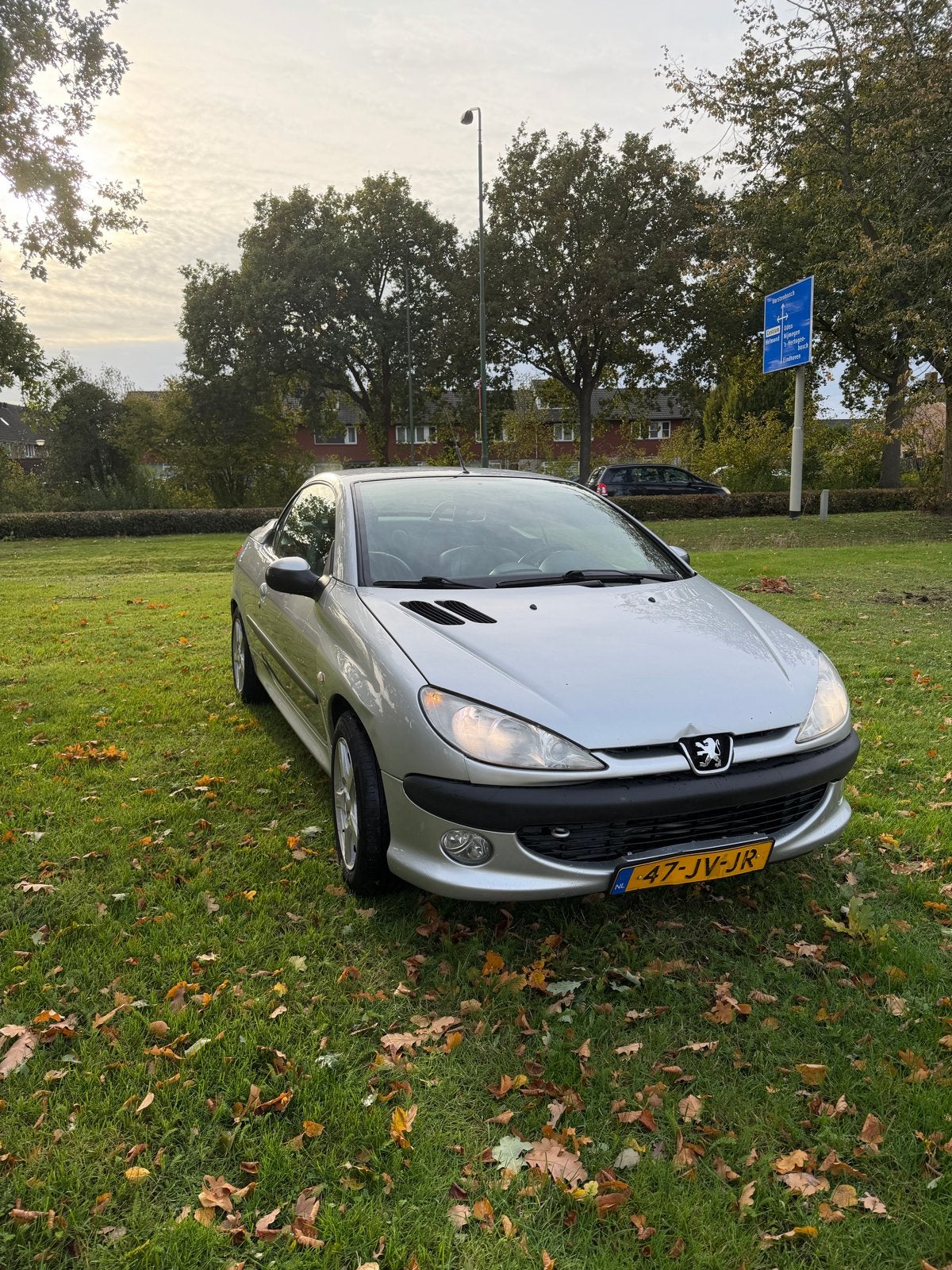 Peugeot 206 1.6 CC 2002  nieuwe APK 162.000 NAP km stand, Auto's, Voorwielaandrijving, 4 cilinders, Cabriolet, 4 stoelen