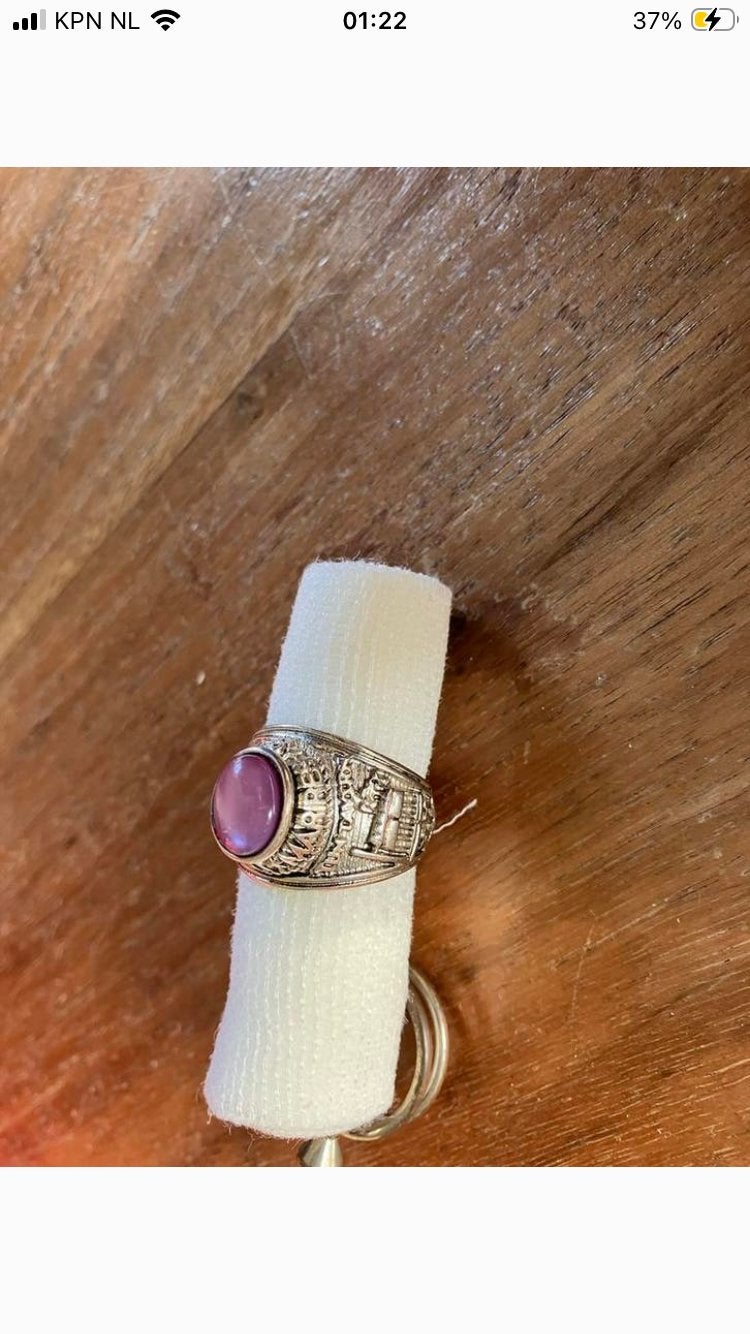 Ring met lila steen., Overige materialen, Gebruikt, Overige kleuren, Ophalen of Verzenden