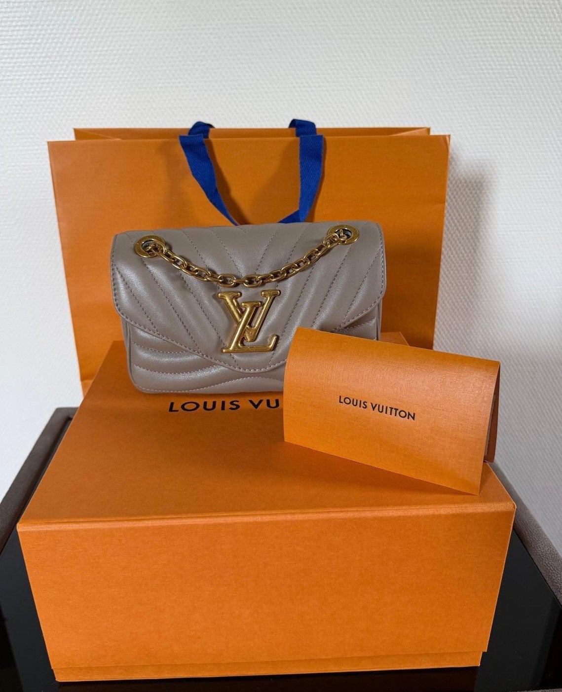 Louis Vuitton New Wave – Etoupe | Zo goed als nieuw

Te koop, Ophalen of Verzenden, Zo goed als nieuw, Overige kleuren, Handtas