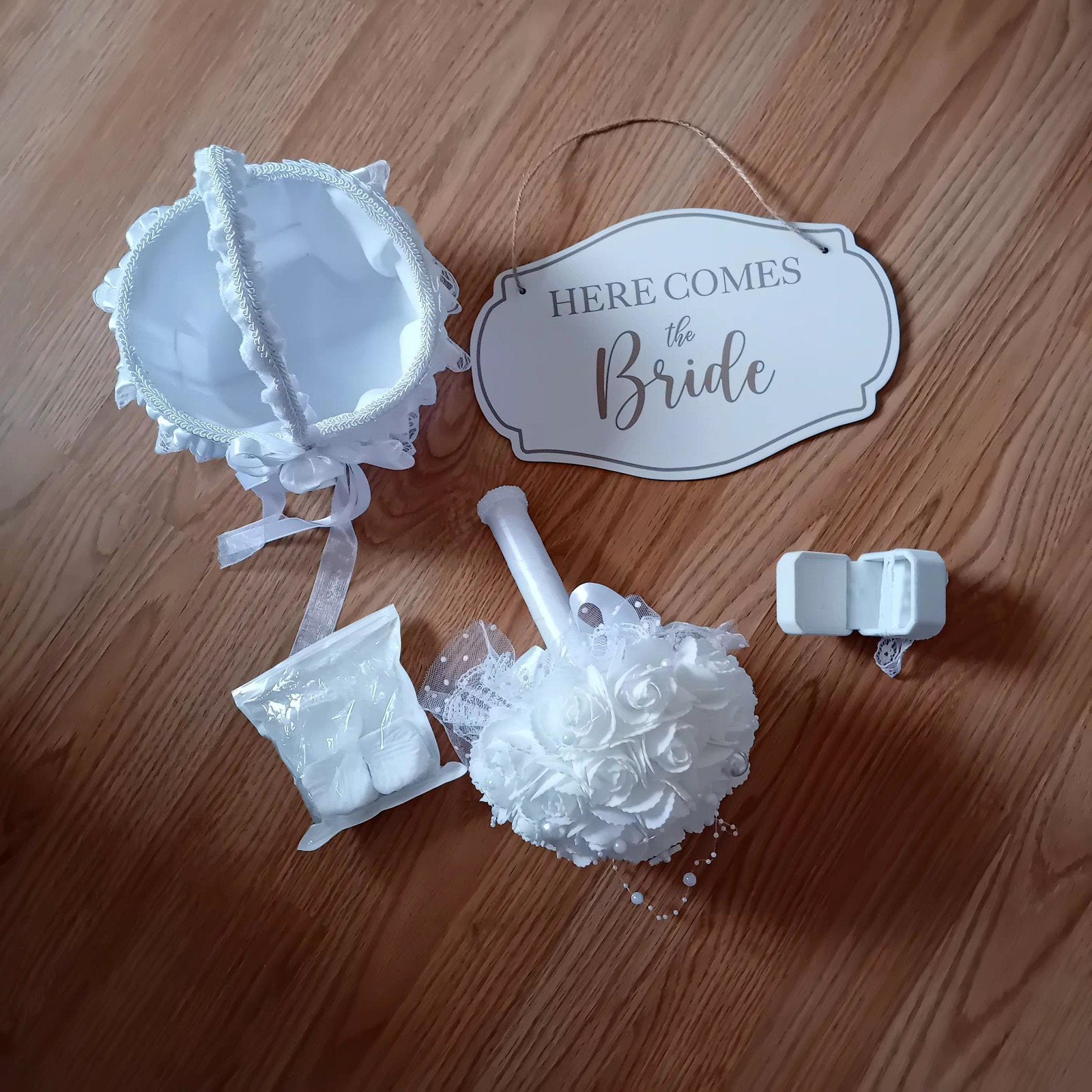 Bruiloft: Here Comes the Bride, ringdoosje, bruidsmeisje, Wit, Ophalen of Verzenden, Accessoires, Onbekend
