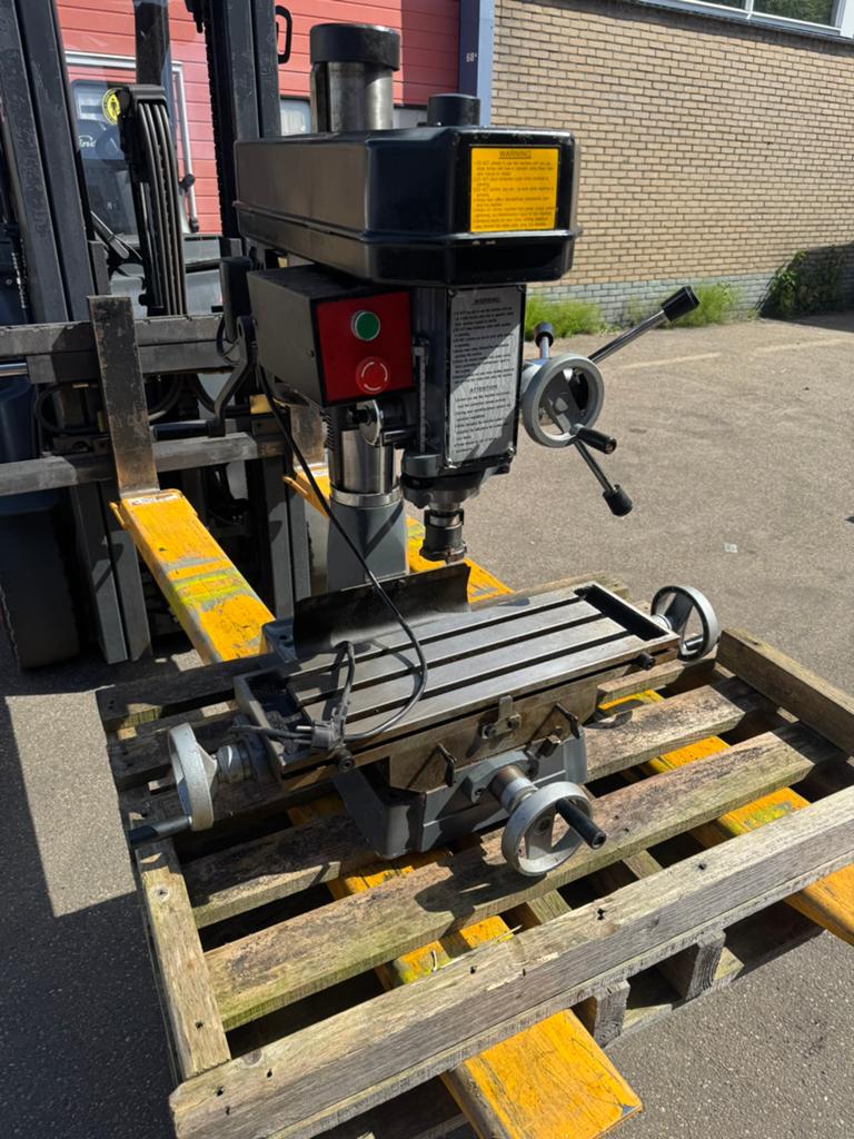 Boor / freesmachine met kruistafel, Ophalen, Overige soorten, Huvema, Zo goed als nieuw
