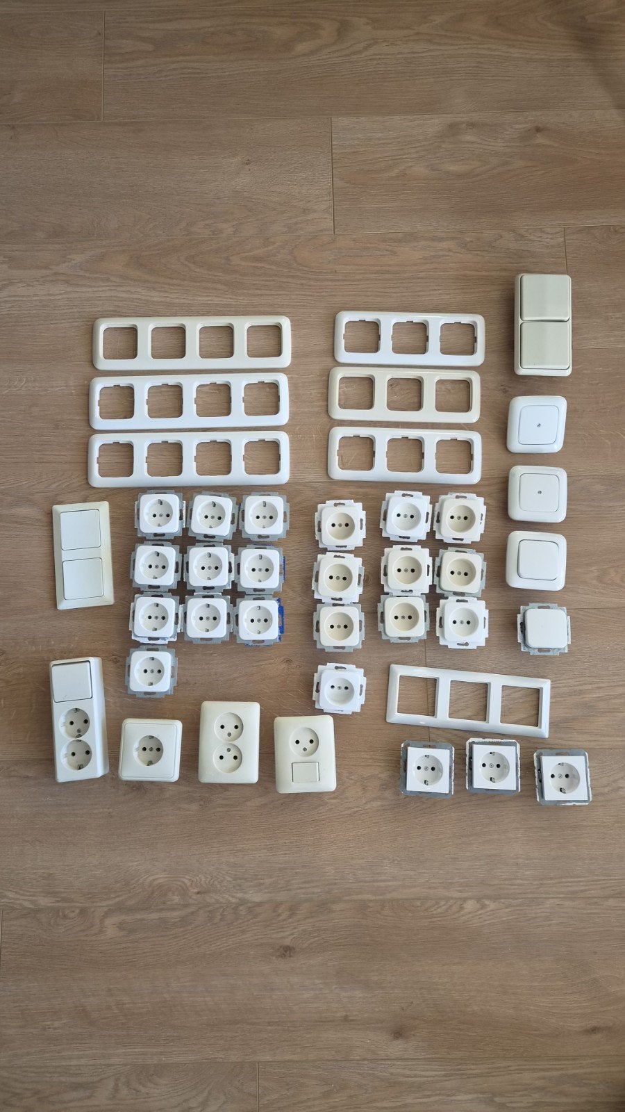 Schakelmateriaal diverse geaard/ongeaard gebruikt., Doe-het-zelf en Verbouw, Elektra en Kabels, Ophalen of Verzenden, Gebruikt