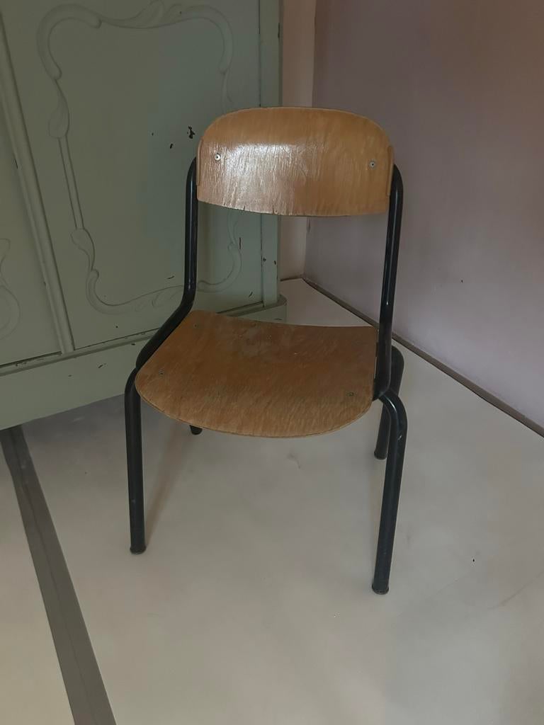 Oud schoolstoeltje - Gebruikt met klein defect, Antiek en Kunst, Antiek | Meubels | Stoelen en Banken, Ophalen