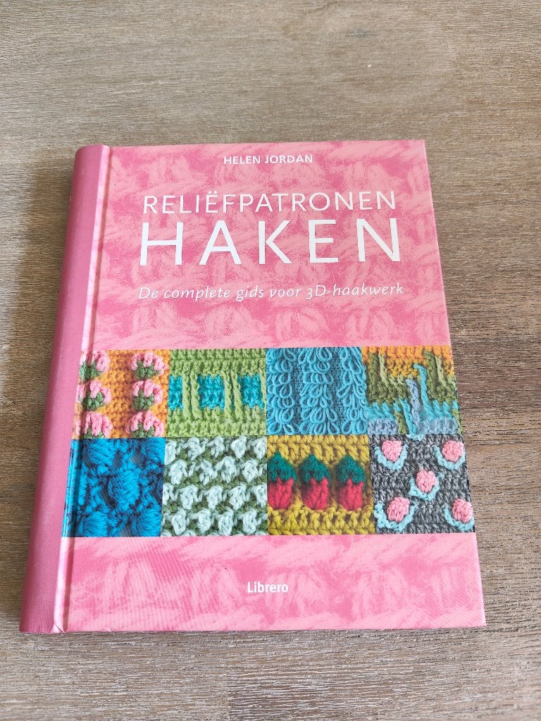 5072 reliefpatronen haken - helen jordan, Verzenden, Zo goed als nieuw, Breien en Haken