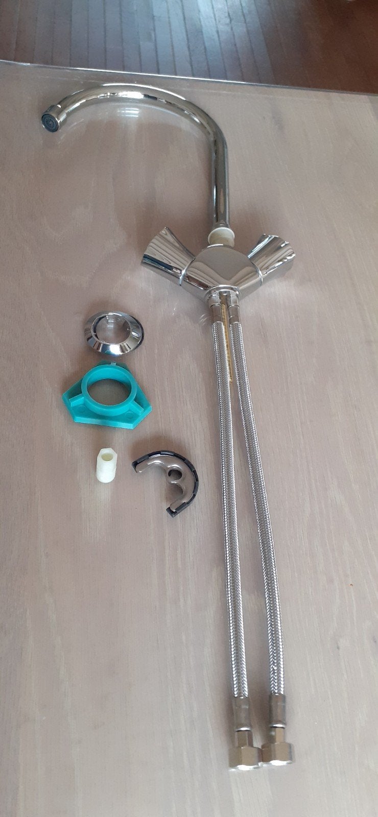 Nieuwe chromen keukenkraan met flexibele slangen, Ophalen, Nieuw, Chroom, Kraan