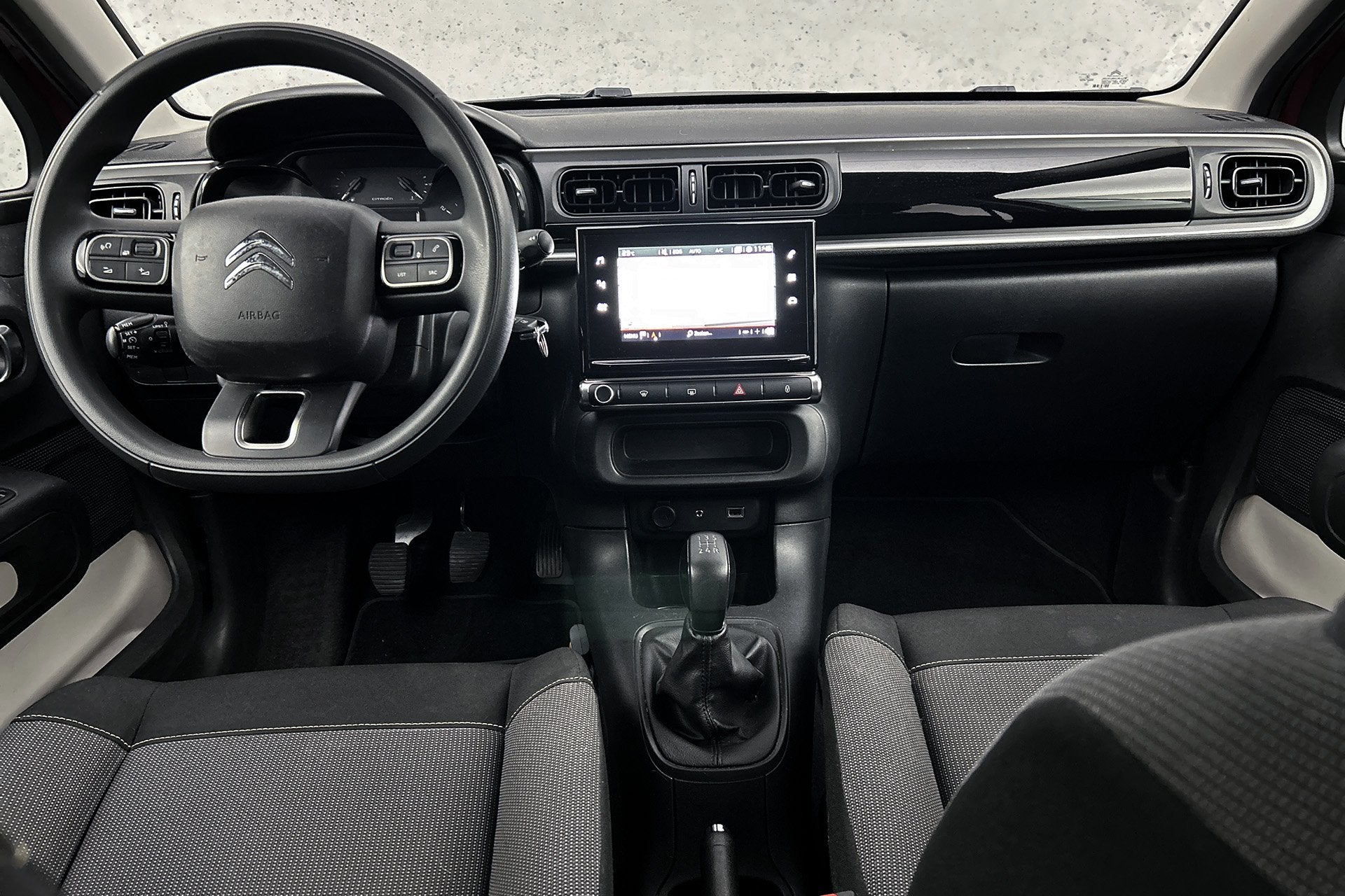 Citroën C3 1.2 PureTech Feel | Trekhaak | Apple Carplay | N, 1199 cc, Met garantie (alle), 82 pk, 450 kg