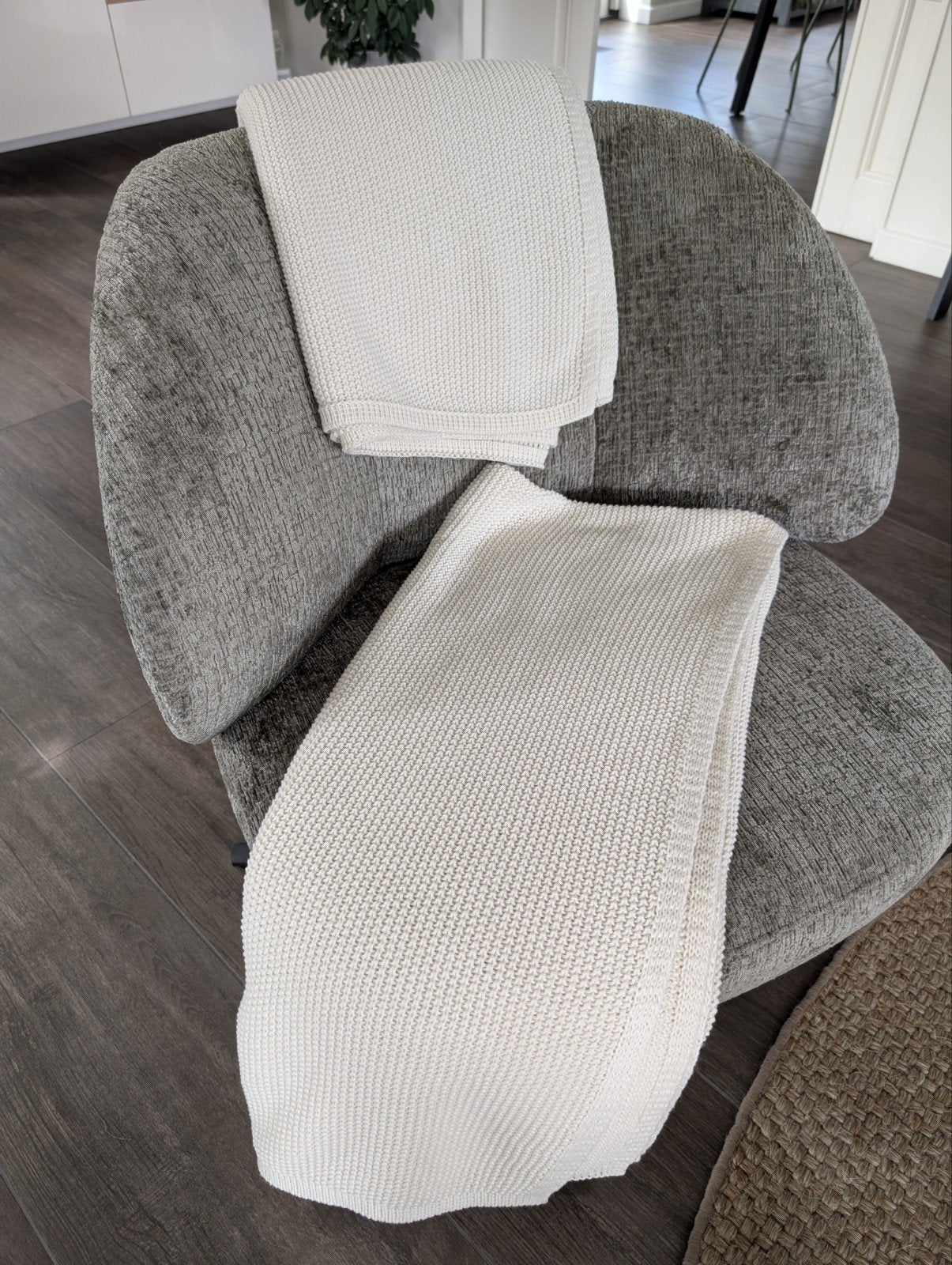 2 gebreide IKEA plaids (nieuw) ecru, Huis en Inrichting, Ophalen of Verzenden, Nieuw