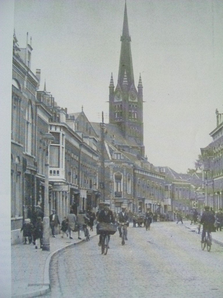 Omzwervingen door Schiedam., 20e eeuw of later, Ophalen of Verzenden, Zo goed als nieuw, H. Kiela