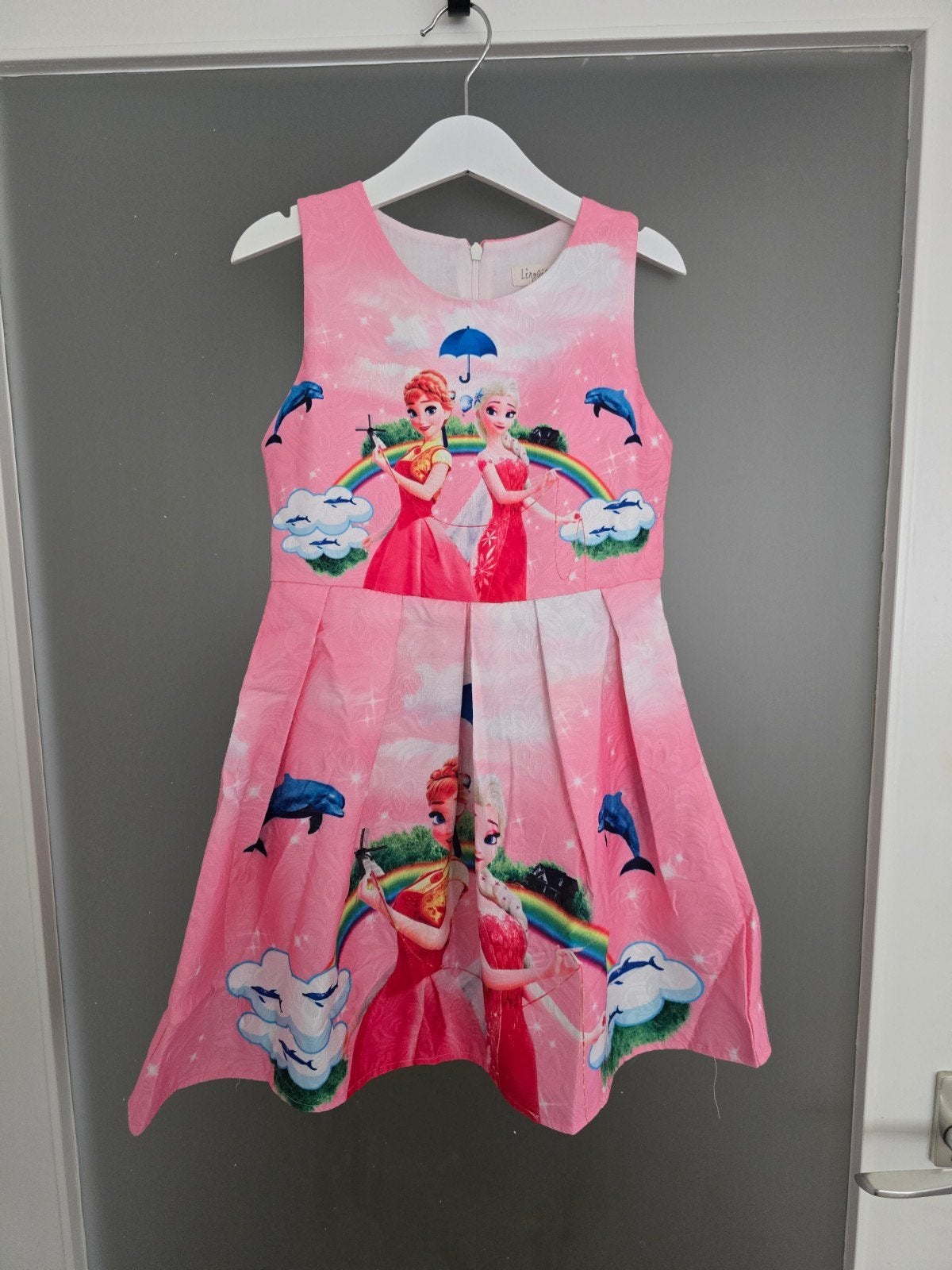 Leuke roze jurk met Elsa en Anna print - Maat 120, Kinderen en Baby's, Gebruikt, LingAiShiZu, Jurk of Rok, Verzenden