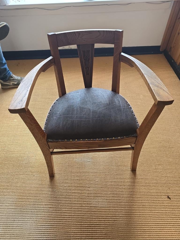 Arts & Crafts / Jugendstil Stoel met Floraal Houtsnijwerk, Antiek en Kunst, Antiek | Meubels | Stoelen en Banken, Ophalen of Verzenden