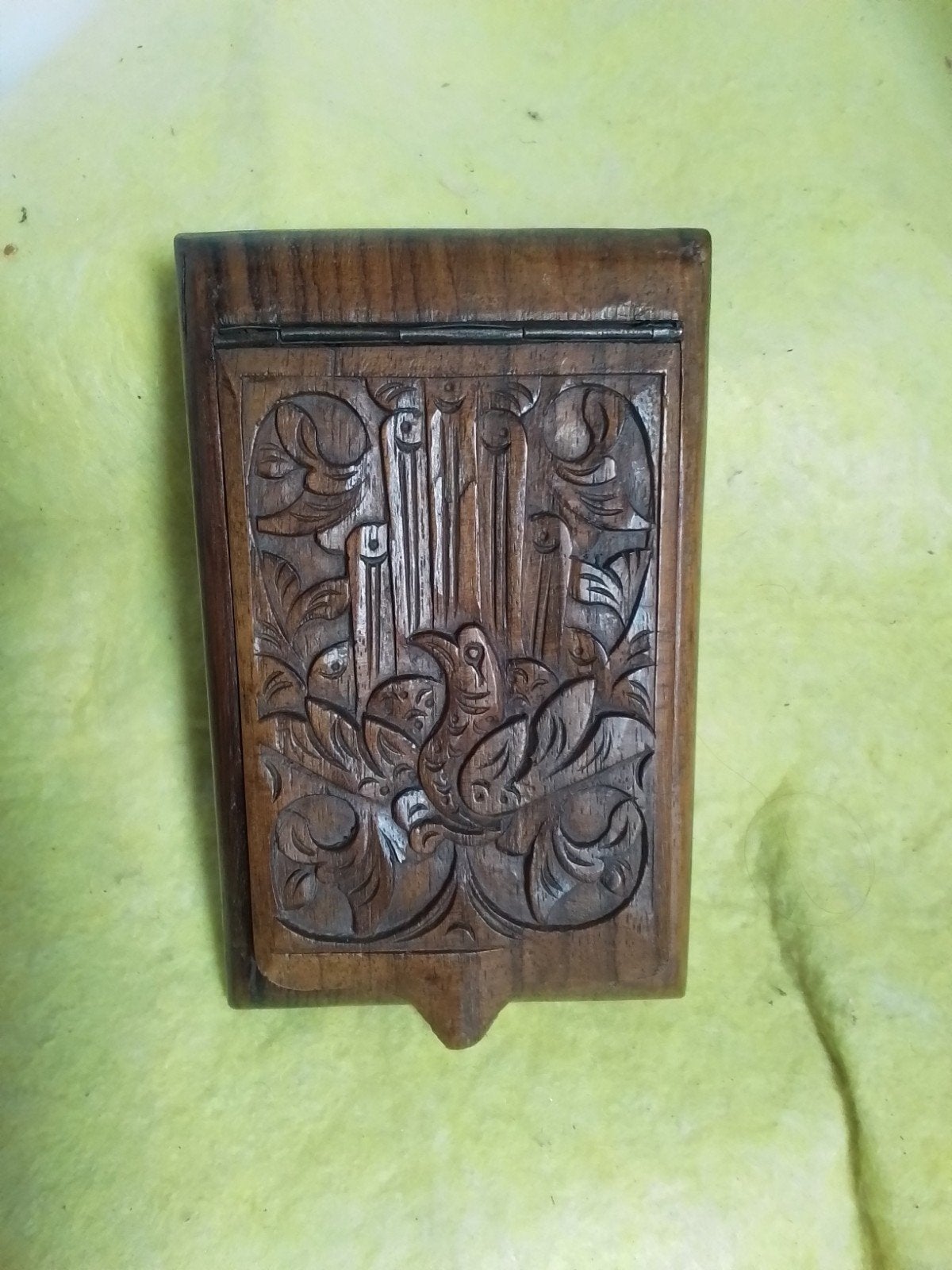 9057) mooi oud houten bewerkt sigarette doosje   kistje, Ophalen of Verzenden