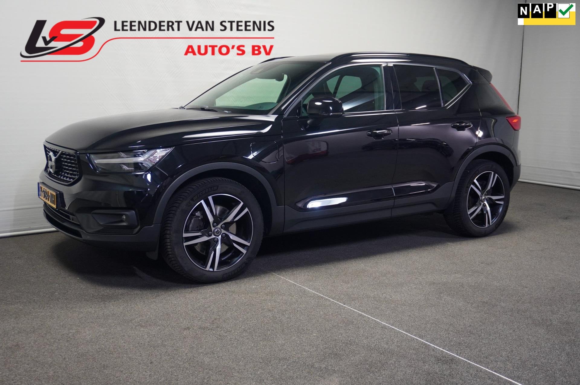 Volvo XC40 1.5 T5 Recharge Inscription, Euro 6, 1712 kg, Automatische klimaatregeling, Zwart