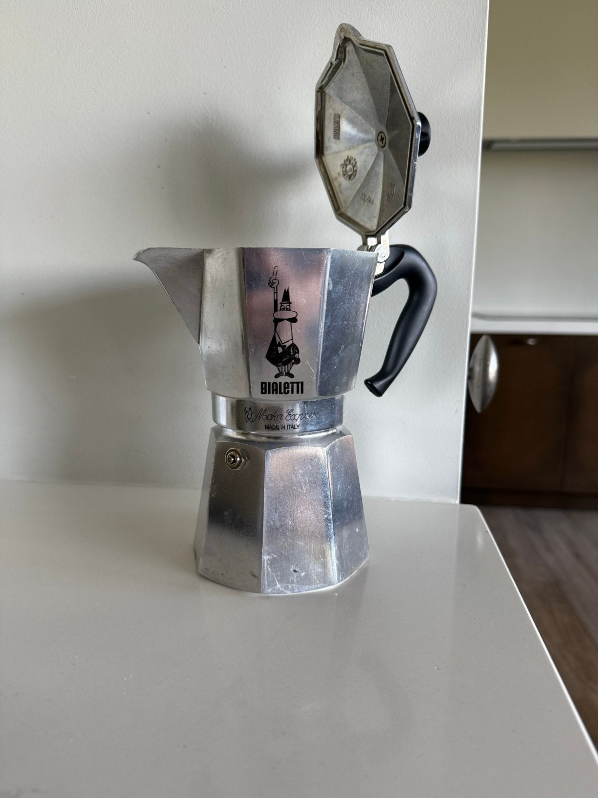 Bialetti Moka Express percolator - 6 kops, Gebruikt, Overige modellen, Gemalen koffie, Ophalen of Verzenden