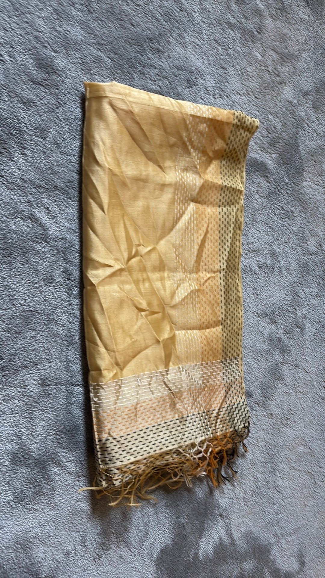 Prachtige Handgeweven Zijden Omslagdoek / Sjaal met Franjes, Kleding | Dames, Ophalen of Verzenden, Zo goed als nieuw, Maat 46/48 (XL) of groter