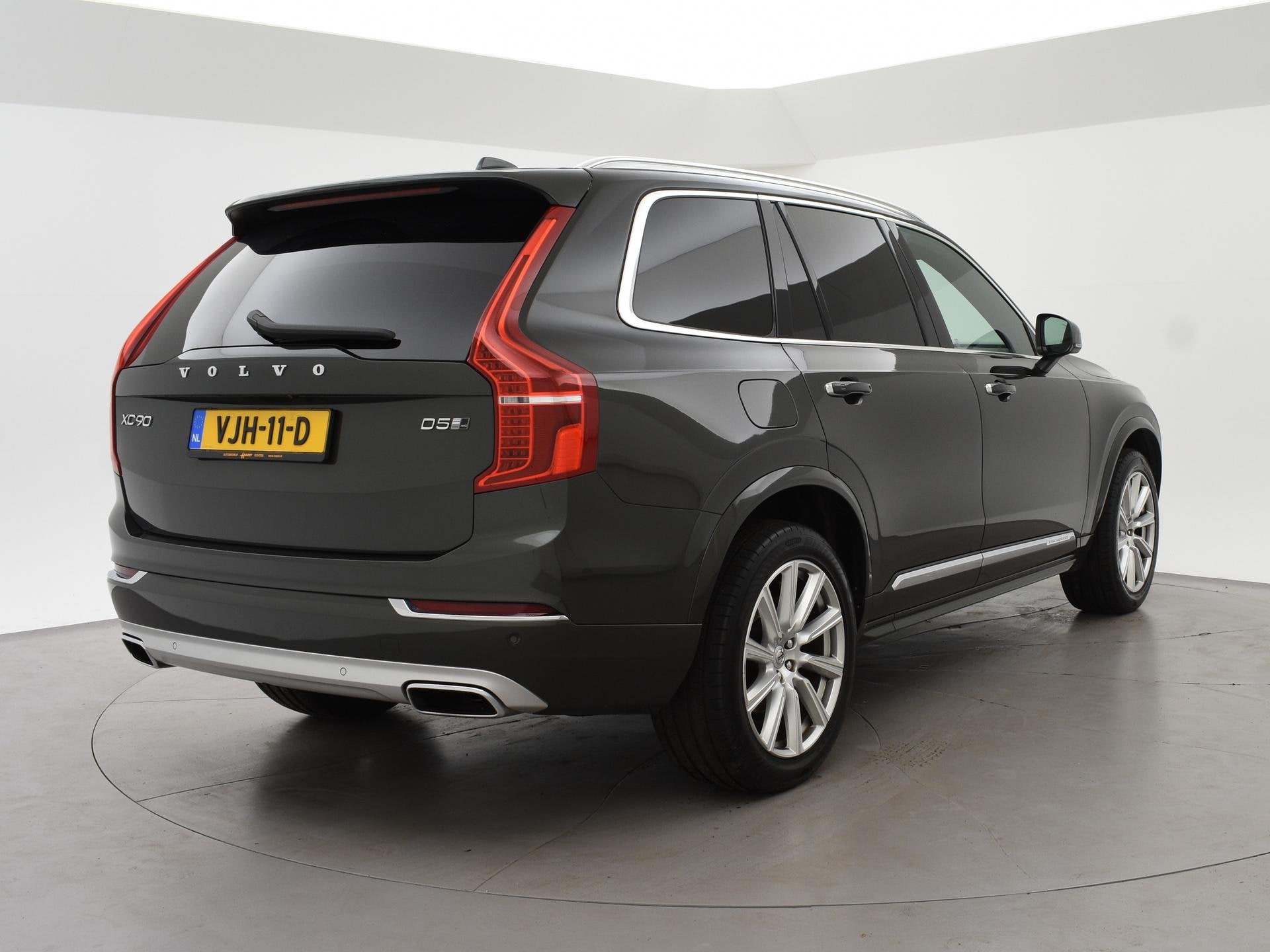 Volvo XC90 2.0 D5 AWD 235 PK AUT. GRIJS KENTEKEN INSCRIPTION, Gebruikt, Euro 6, 4 cilinders, 1969 cc