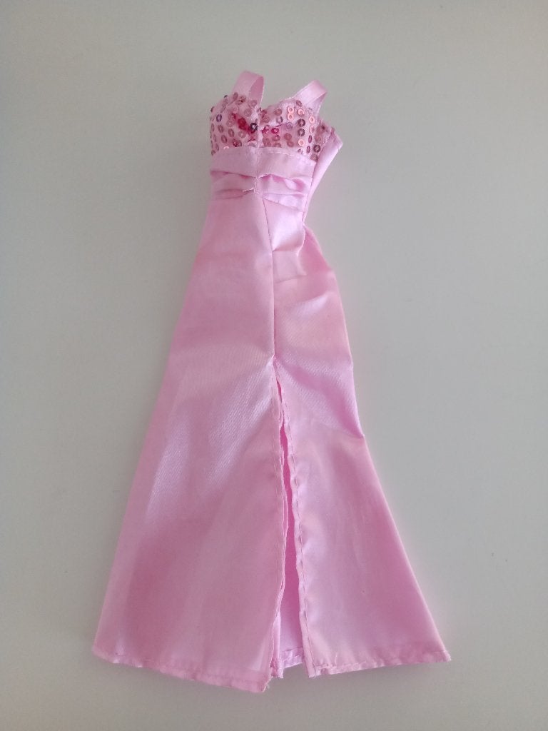 Lange Jurken voor (BARBIE) Poppen (15 foto’s), Ophalen of Verzenden, Gebruikt, Kleertjes