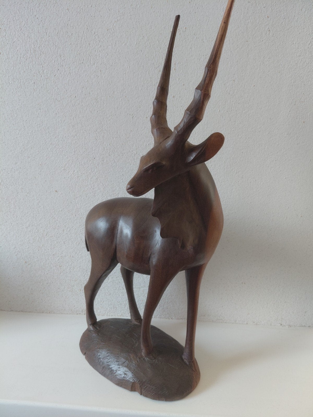 Houten beeld van een gazelle - Handgesneden, Ophalen of Verzenden, 20 - 50 cm, Beeld, Hout