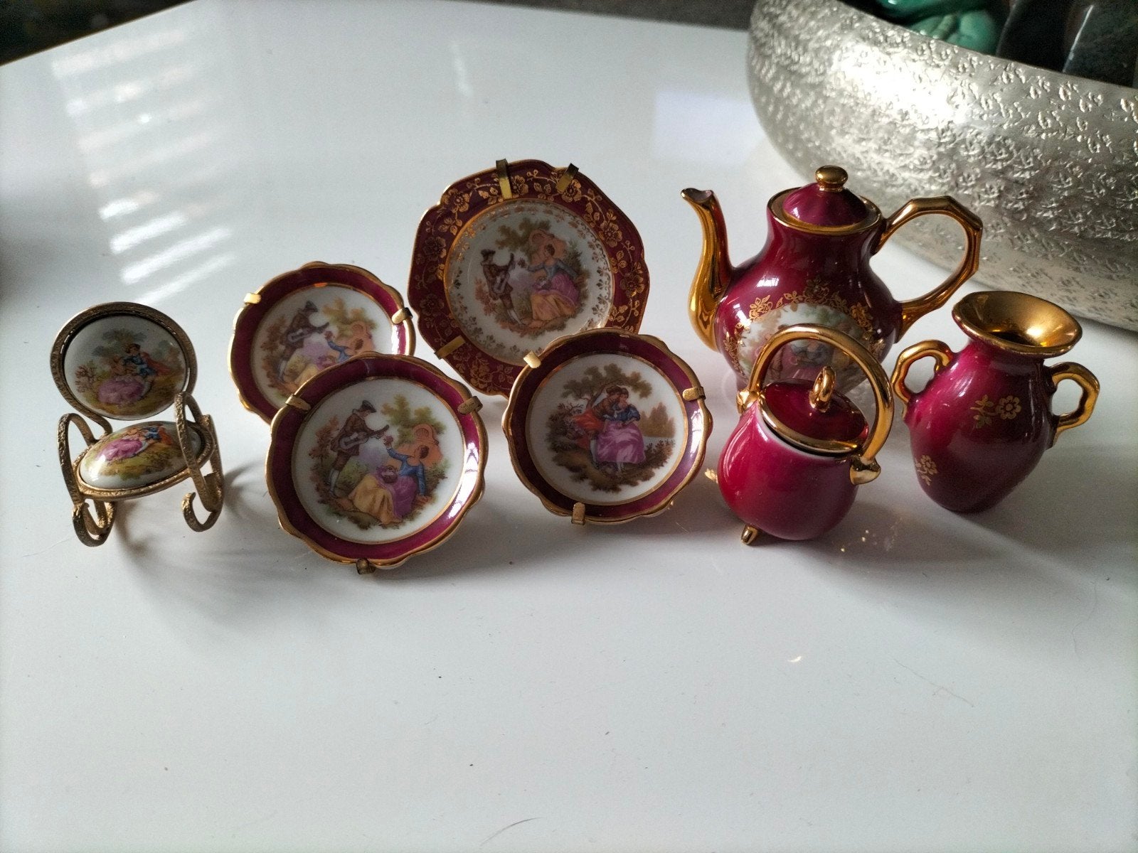 Miniatuur Limoges stijl theeservies en stoeltjes, Ophalen of Verzenden