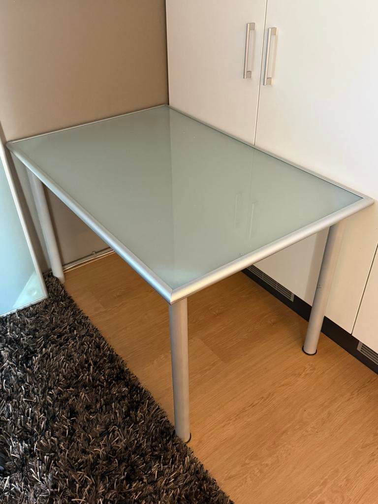 IKEA bureau met glazen blad - 117x78 cm, Ophalen of Verzenden, Gebruikt, IKEA, Glas