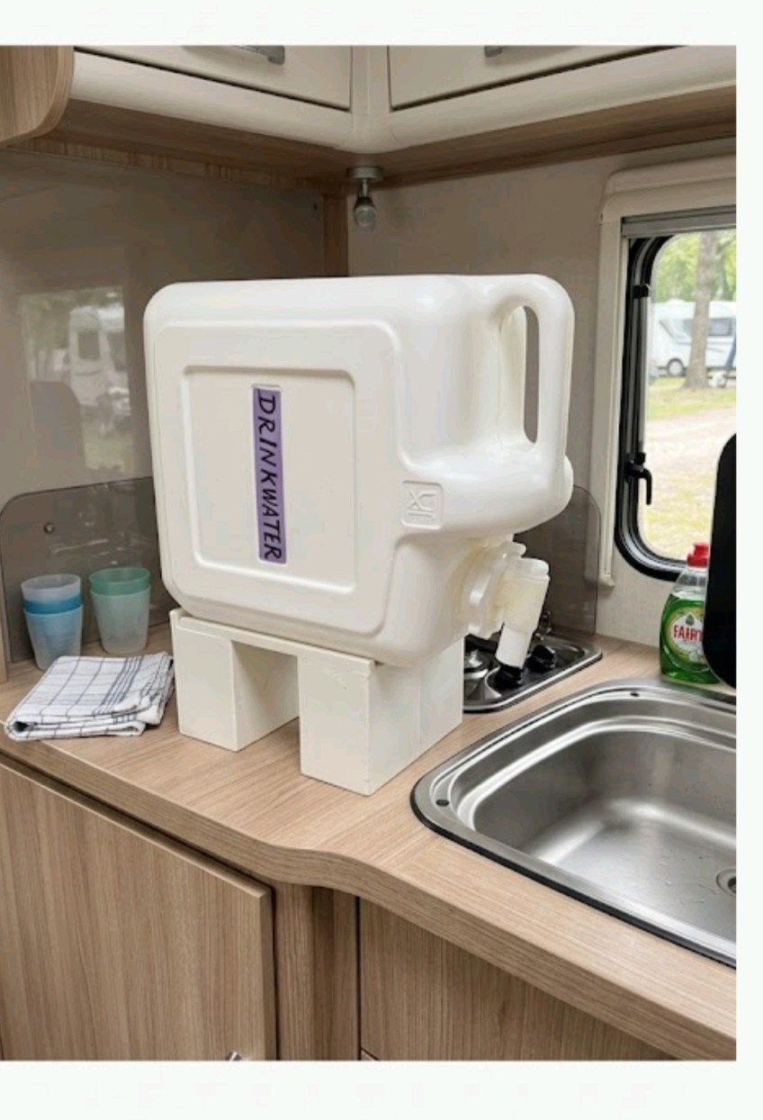 Jerrycan alleen voor Water 10 liter, met stevige standaard., Ophalen of Verzenden, Zo goed als nieuw