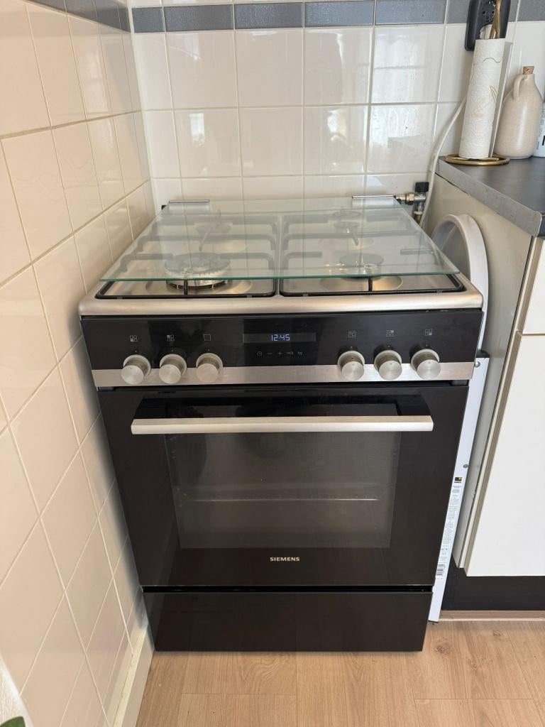 Siemens gasfornuis met elektrische oven 4 pits, Ophalen, 4 kookzones, Zo goed als nieuw, Gas