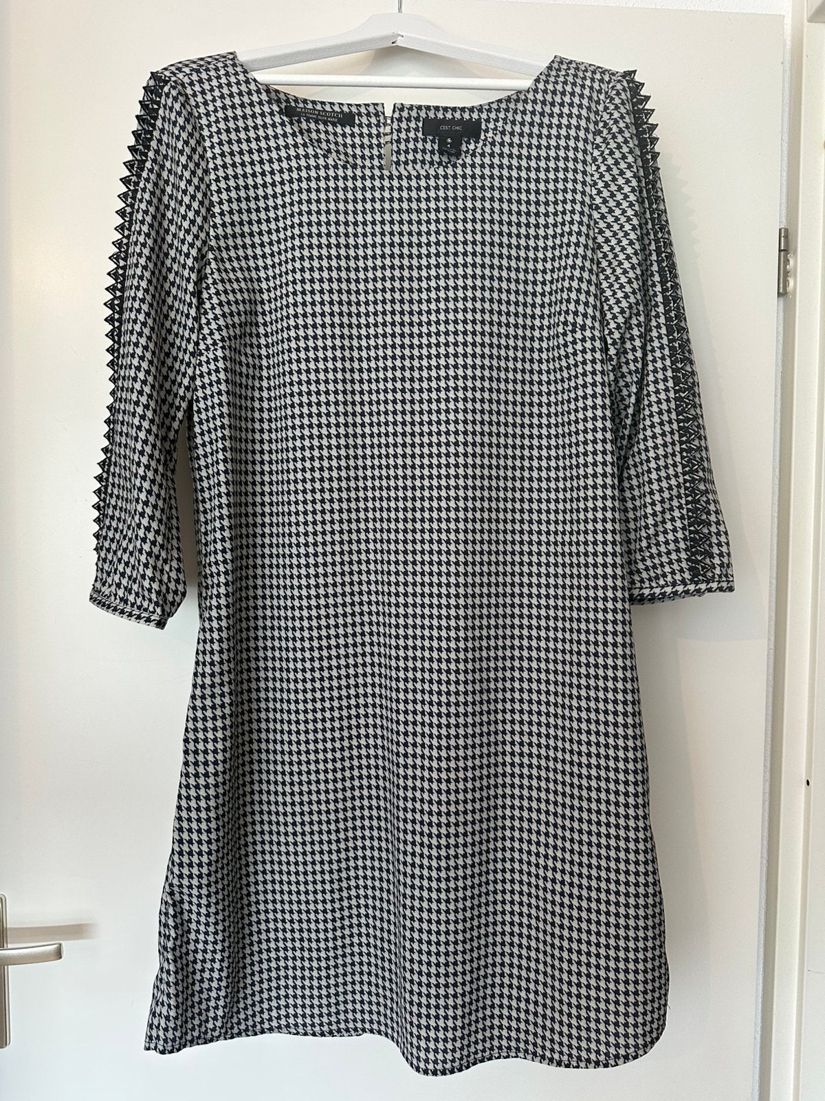 Maison Scotch mt 4 jurkje met mooie details mouwen, Ophalen of Verzenden, Zo goed als nieuw, Maat 42/44 (L), Boven de knie