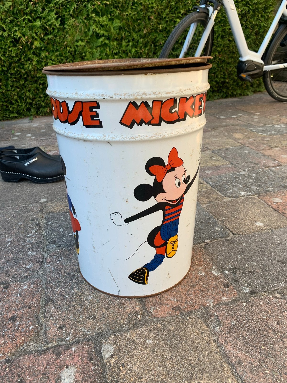 Vintage Mickey Mouse en Minnie Mouse prullenbak, Verzamelen, Ophalen of Verzenden, Mickey Mouse, Gebruikt, Overige typen