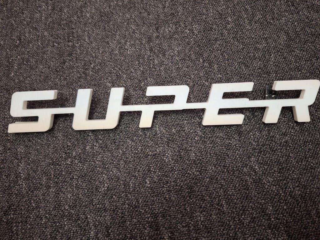 Hard kunststof “SUPER” bordje voor SCANIA, Auto-onderdelen, Ophalen, Nieuw, Scania, Klein materiaal