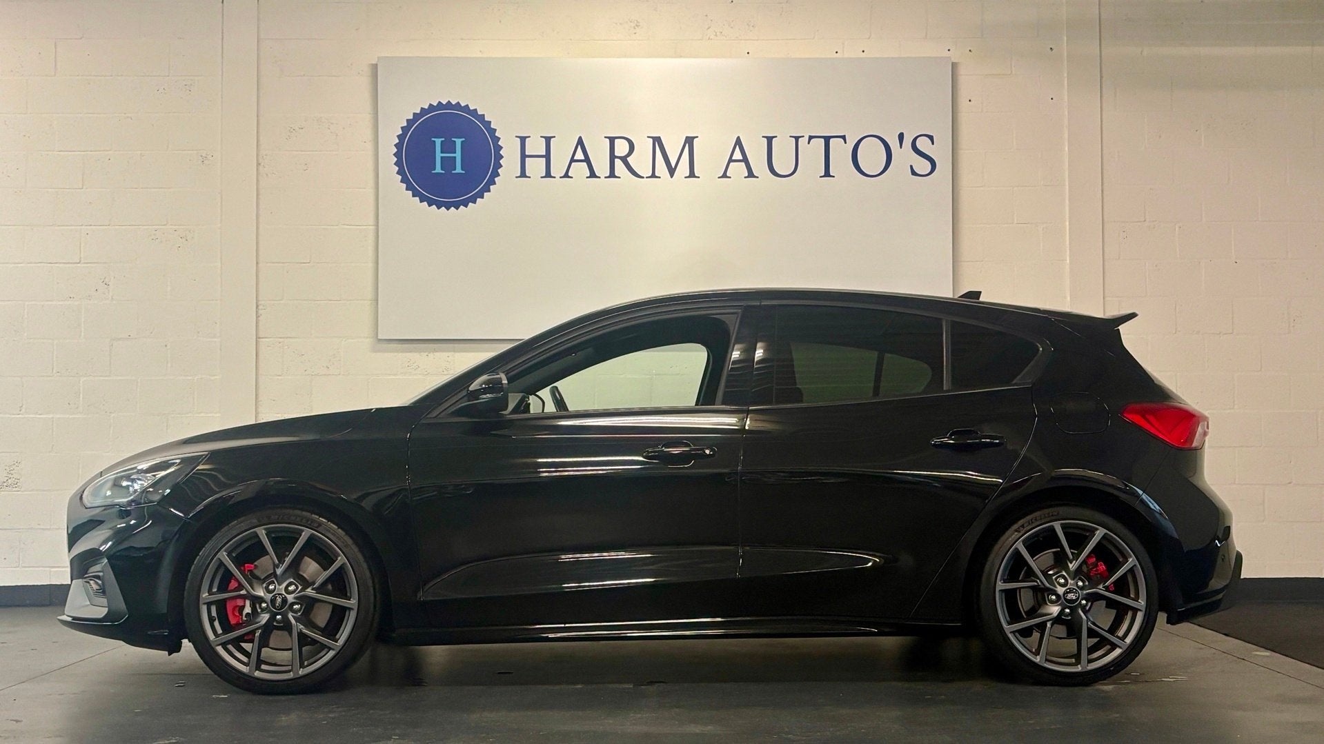 Ford Focus 2.3 EcoBoost ST-3 280pk Navi / LED / CAM / B&O /, Gebruikt, Zwart, 4 cilinders, Origineel Nederlands