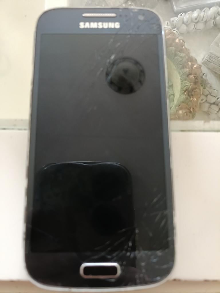 Samsung Galaxy S4 Mini - Gebarsten scherm, Telecommunicatie, Mobiele telefoons | Samsung, Gebruikt, Overige modellen, Zwart, Touchscreen